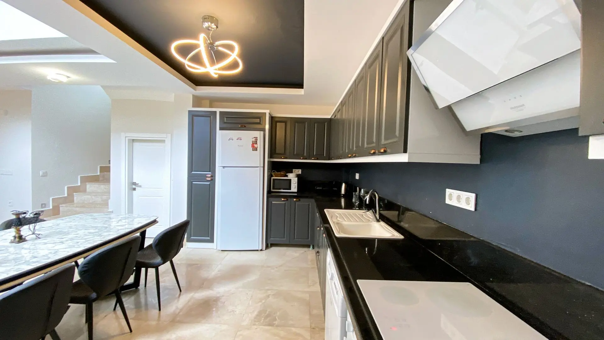 Fitted kitchen